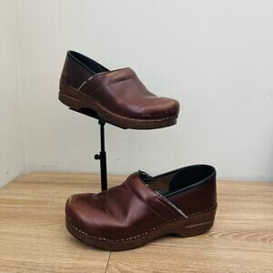 Dansko Brown Leather Professional Slip On Clogs Women’s Size 9.5